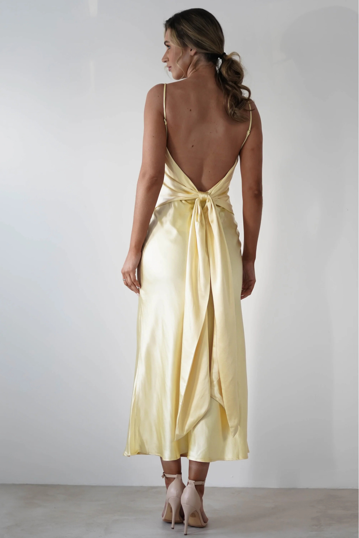 Backless Tie Detail V-Neck Maxi Dress