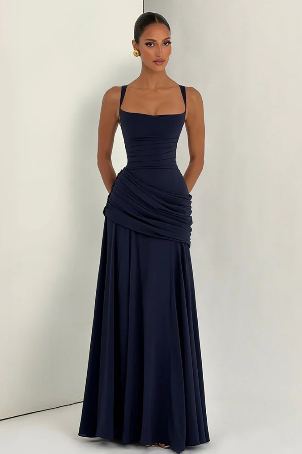 Elegant Summer Fitted Dress